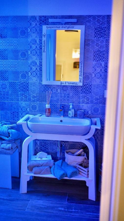 Bed Art Relaxing Suite - Appartamento Con Sauna Happiness Suite Gallery San Benedetto del Tronto Luaran gambar